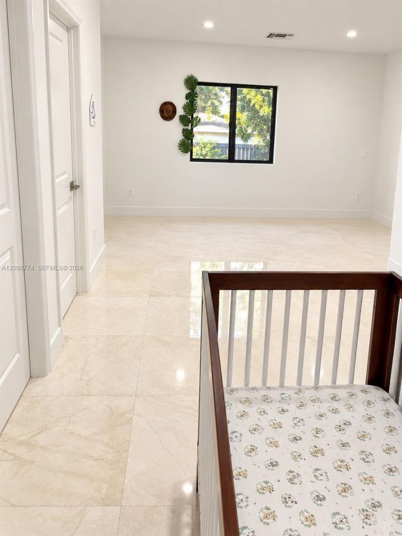 19265 E Saint Andrews Dr , Hialeah, FL 33015 Photo