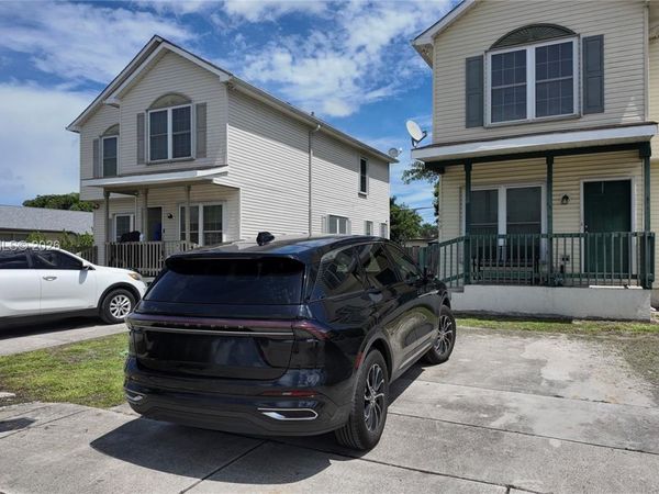 1738 SW 44th Ter , Fort Lauderdale, FL 33317