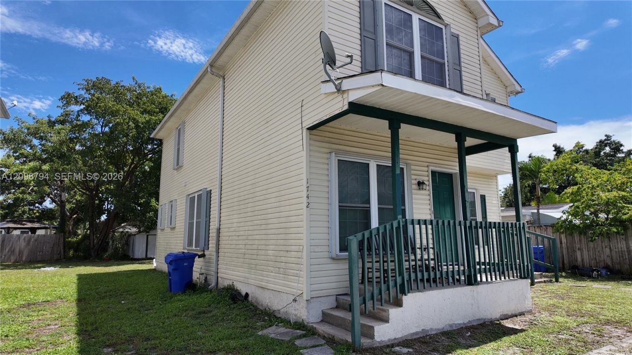 1738 SW 44th Ter , Fort Lauderdale, FL 33317 Photo