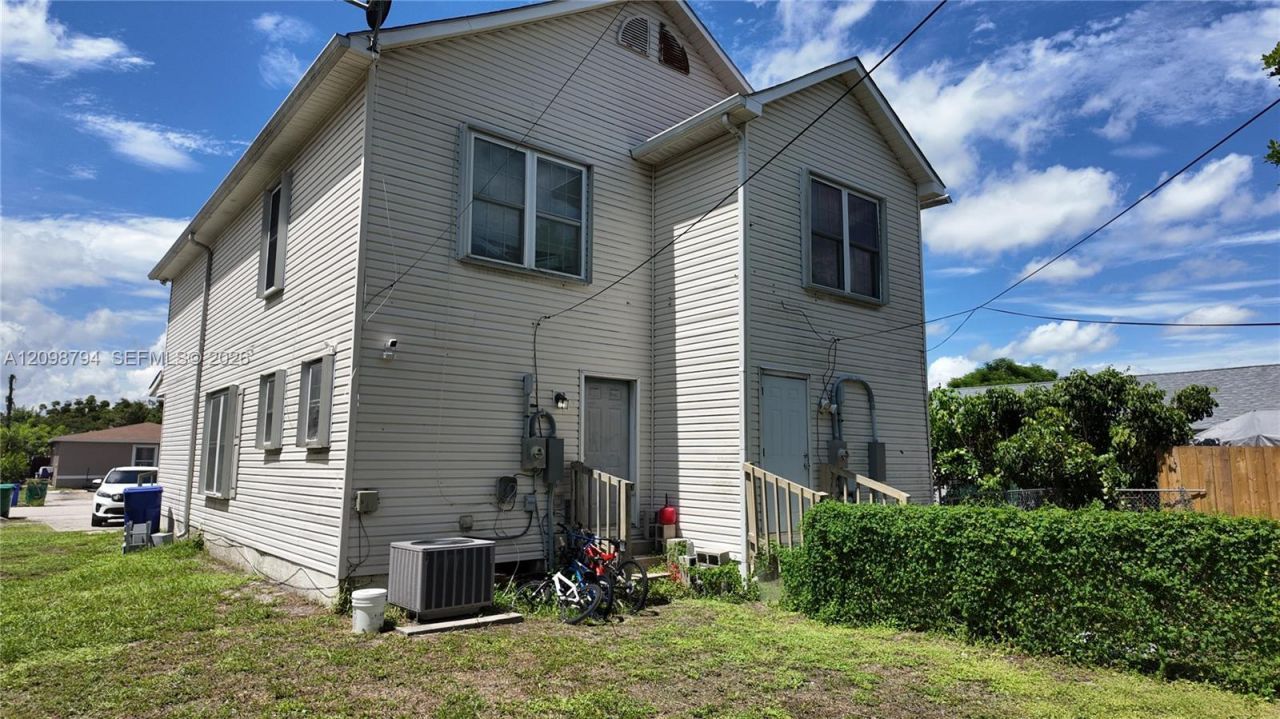 1738 SW 44th Ter , Fort Lauderdale, FL 33317 Photo
