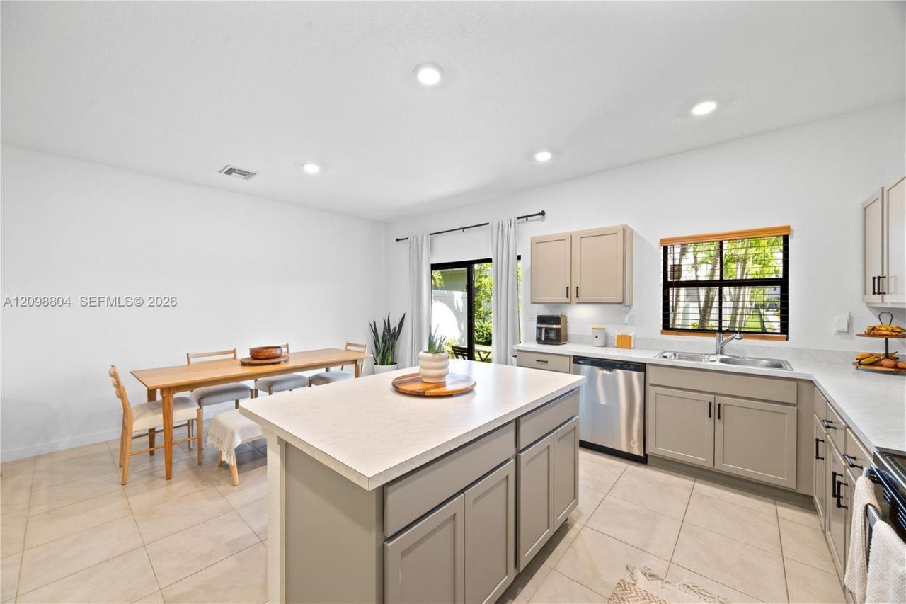 369 NW 8th Ct , Pompano Beach, FL 33060 Photo