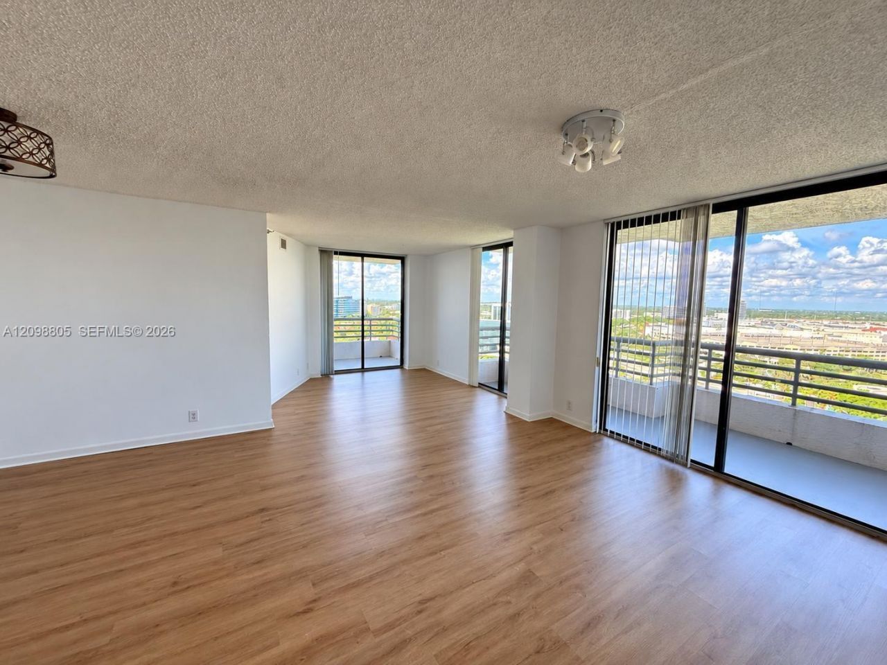 3300 NE 191st St, Unit 1801, Aventura, FL 33180 Photo