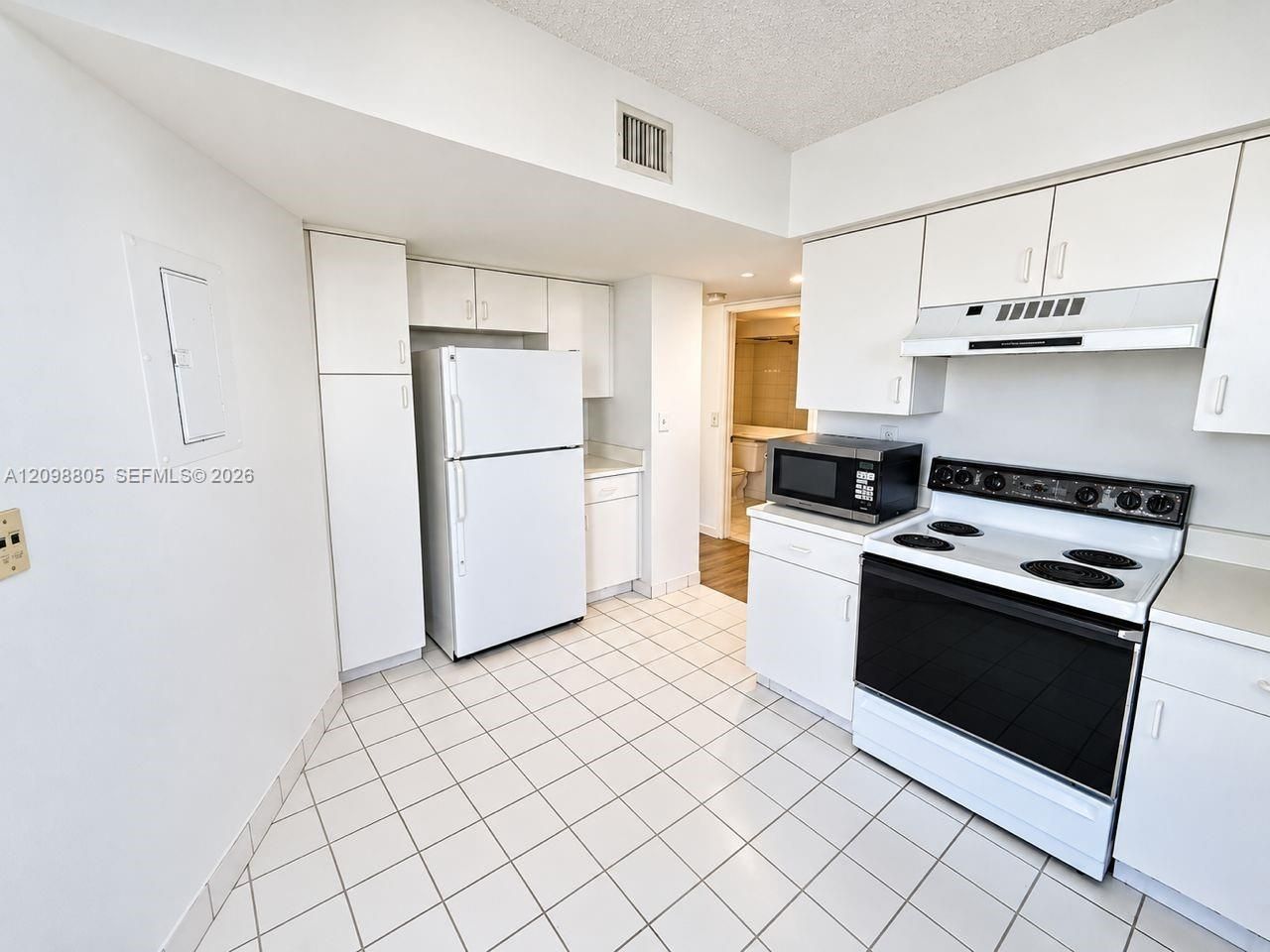 3300 NE 191st St, Unit 1801, Aventura, FL 33180 Photo