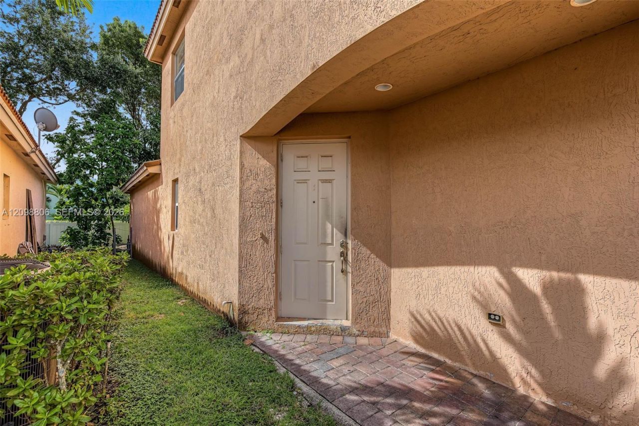 3940 NE 10th Dr , Homestead, FL 33033 Photo