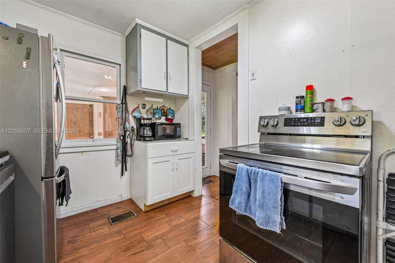 3039 Sunrise Boulevard, Fort Pierce, FL 34982 Photo