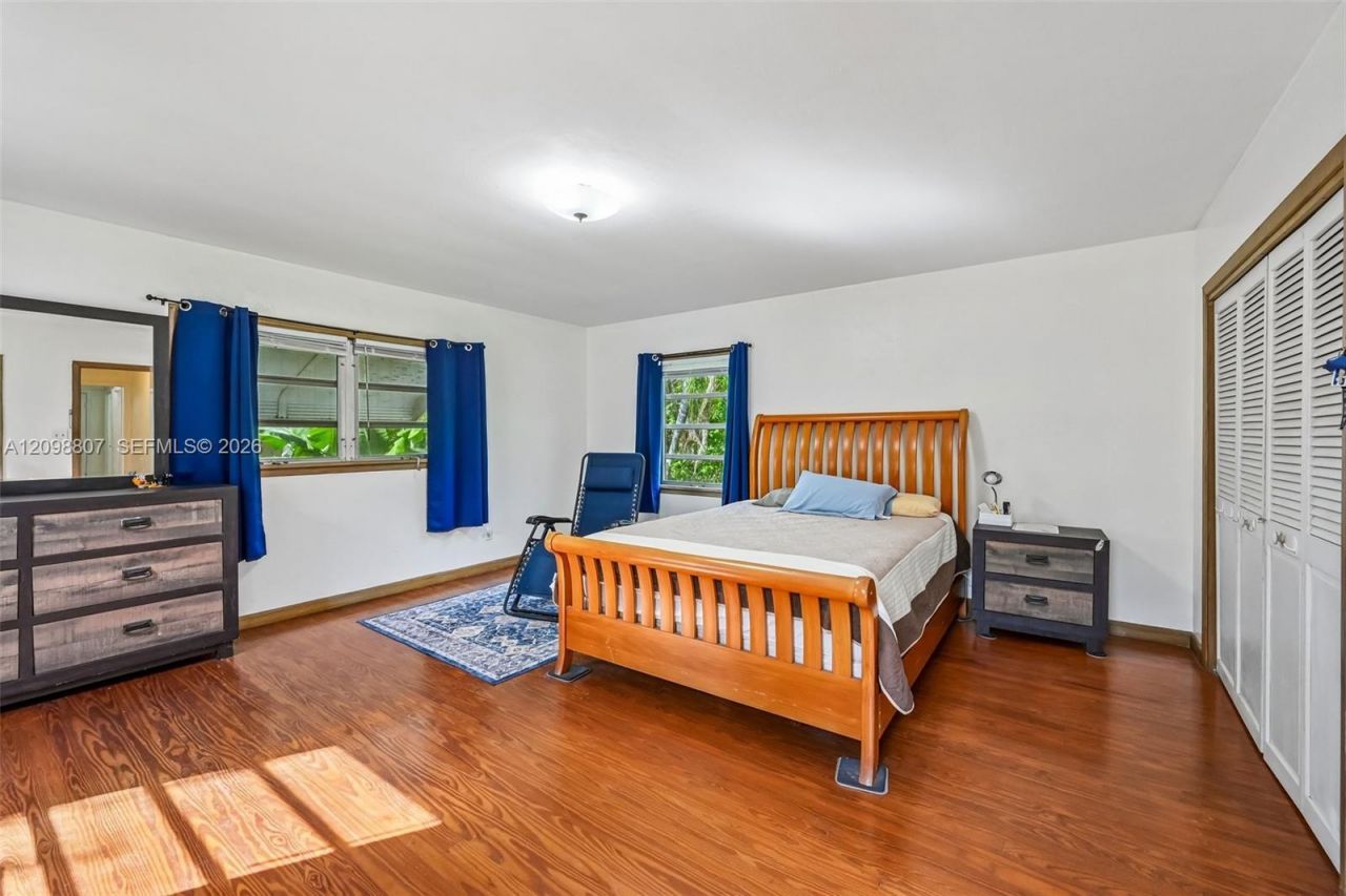 3039 Sunrise Boulevard, Fort Pierce, FL 34982 Photo
