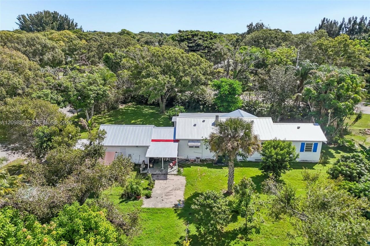 3039 Sunrise Boulevard, Fort Pierce, FL 34982 Photo