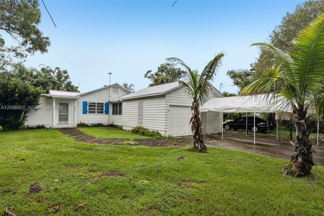 3039 Sunrise Boulevard, Fort Pierce, FL 34982 Photo