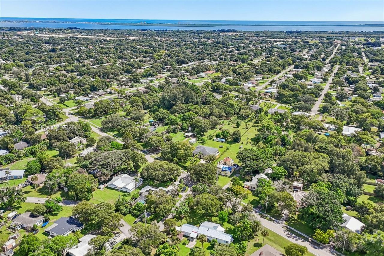 3039 Sunrise Boulevard, Fort Pierce, FL 34982 Photo