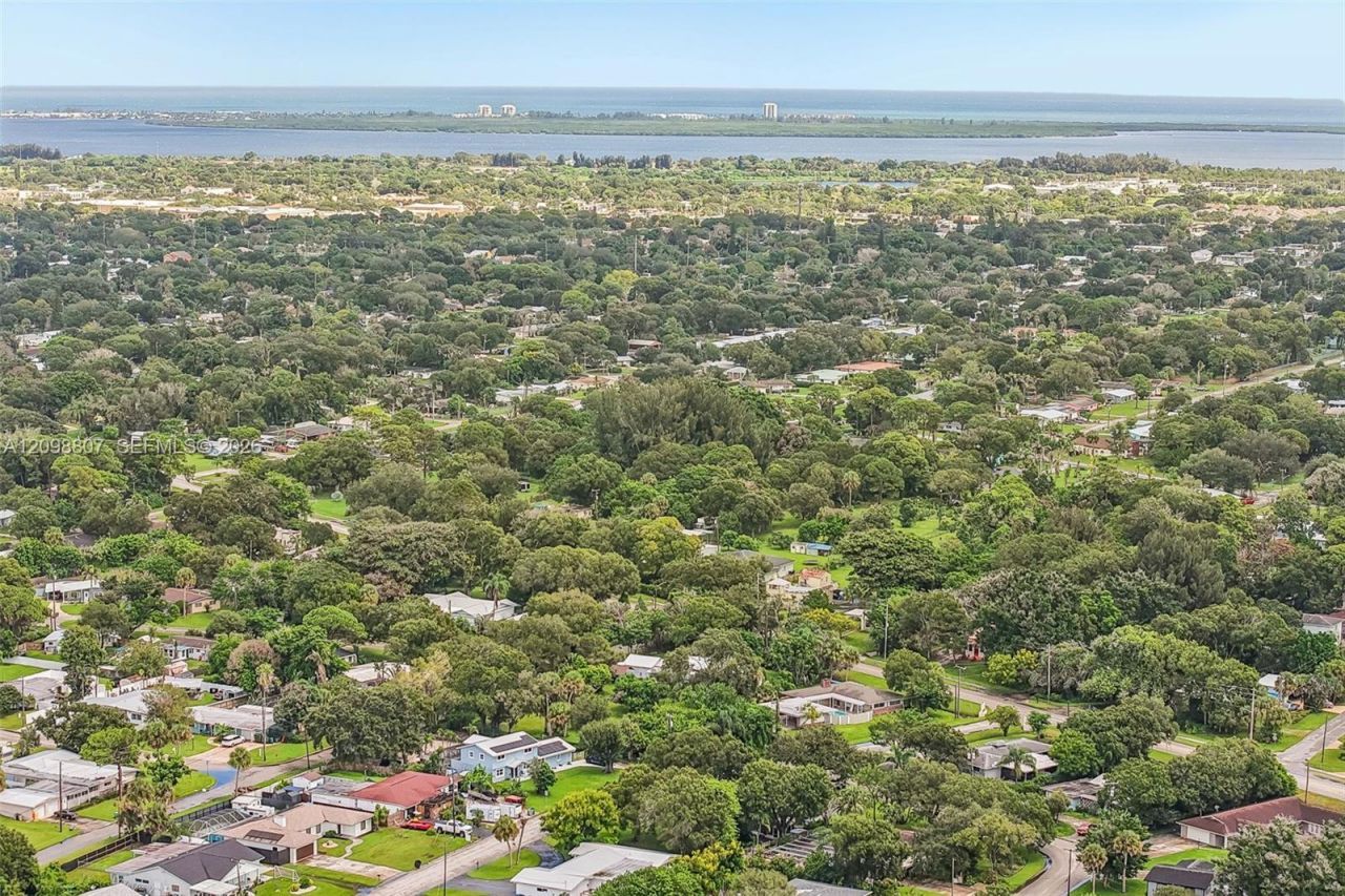 3039 Sunrise Boulevard, Fort Pierce, FL 34982 Photo