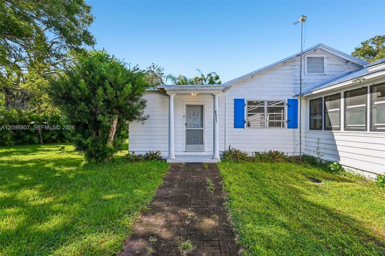3039 Sunrise Boulevard, Fort Pierce, FL 34982 Photo