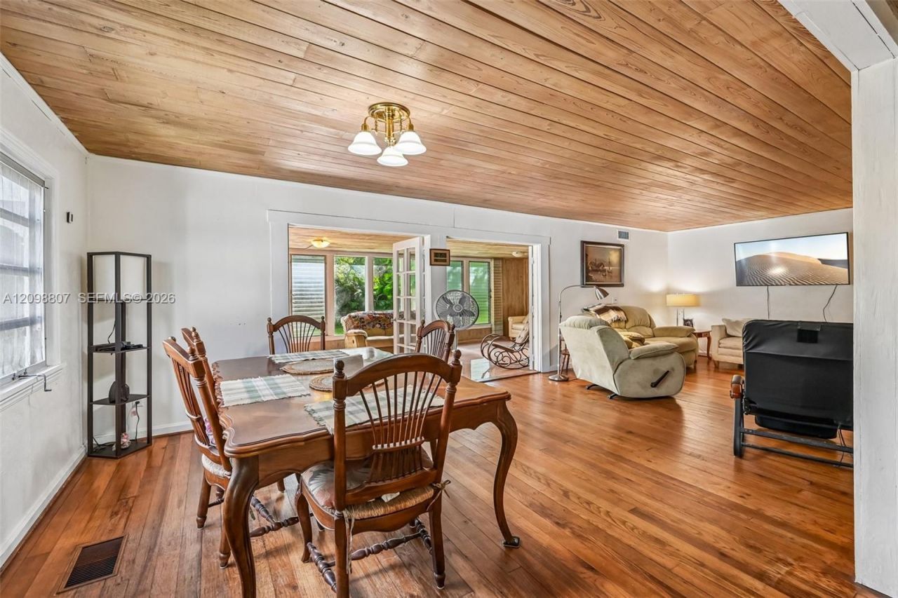 3039 Sunrise Boulevard, Fort Pierce, FL 34982 Photo