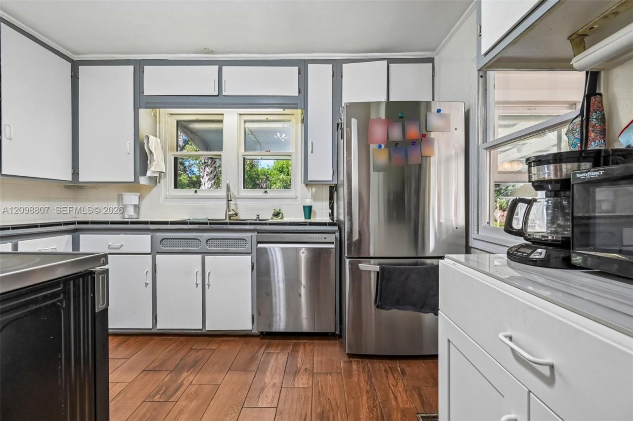 3039 Sunrise Boulevard, Fort Pierce, FL 34982 Photo