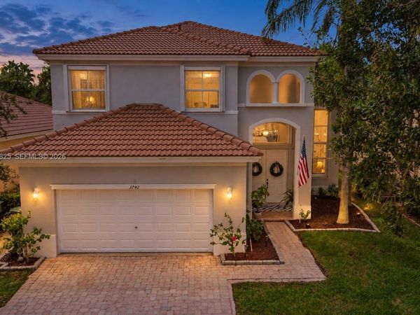 3742 NE 13th St , Homestead, FL 33033