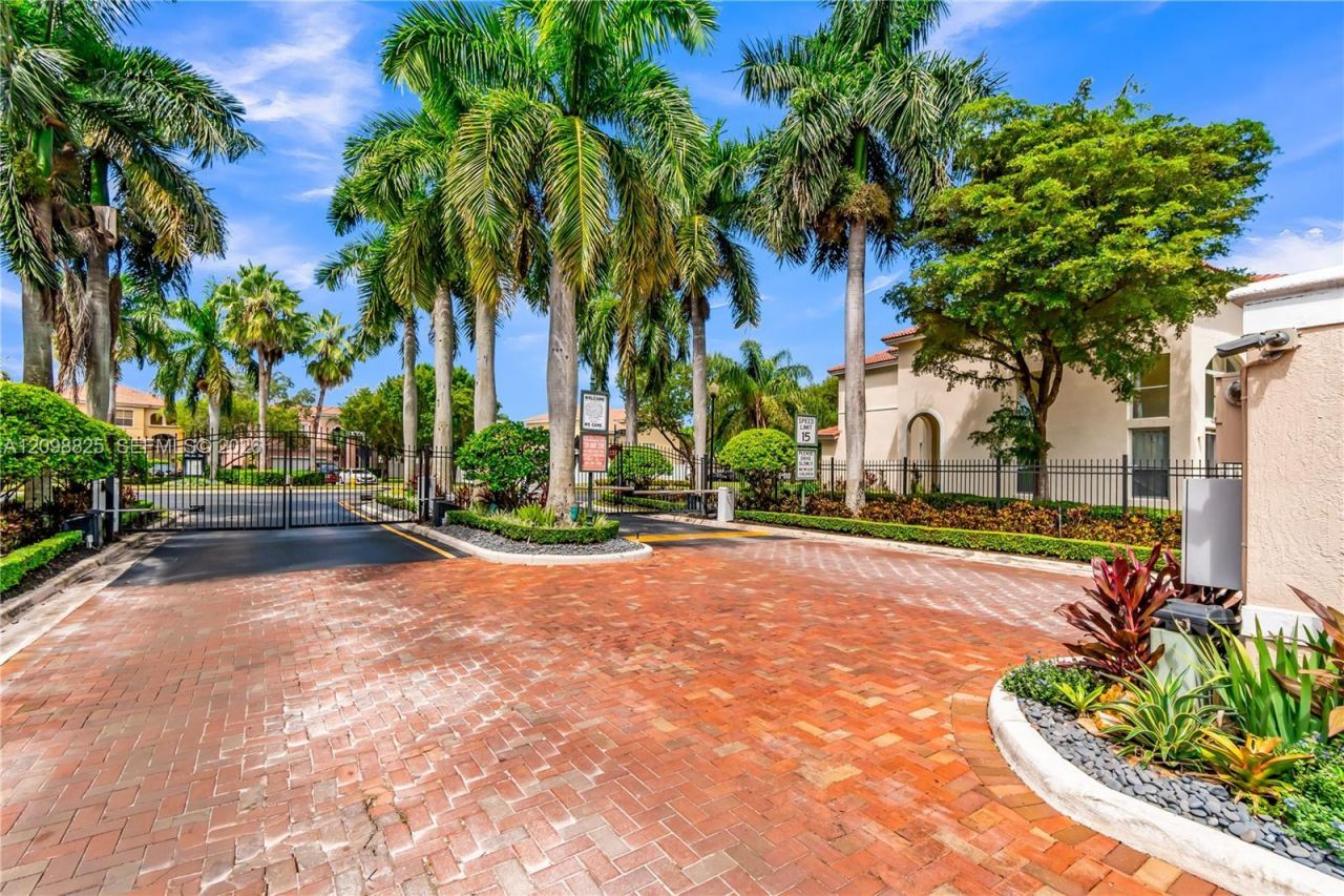3742 NE 13th St , Homestead, FL 33033 Photo