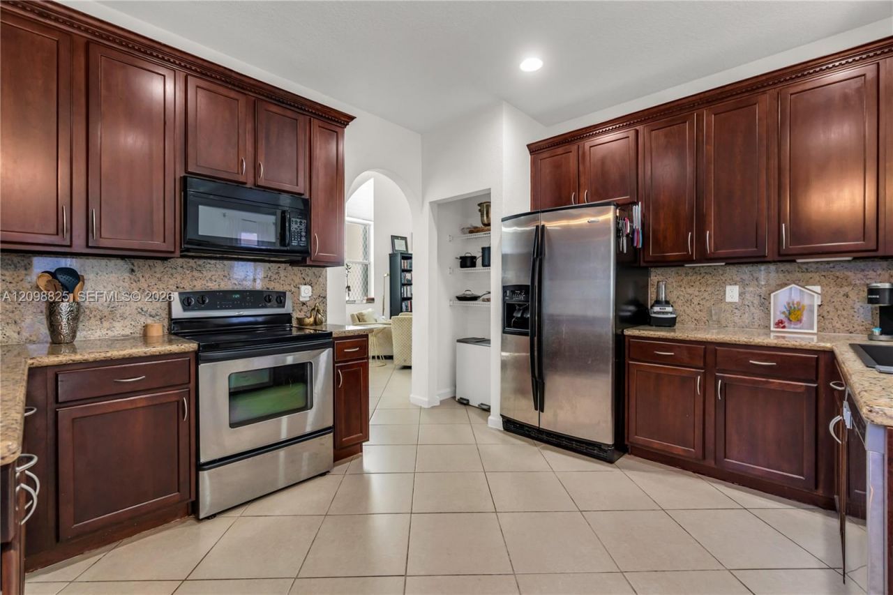 3742 NE 13th St , Homestead, FL 33033 Photo