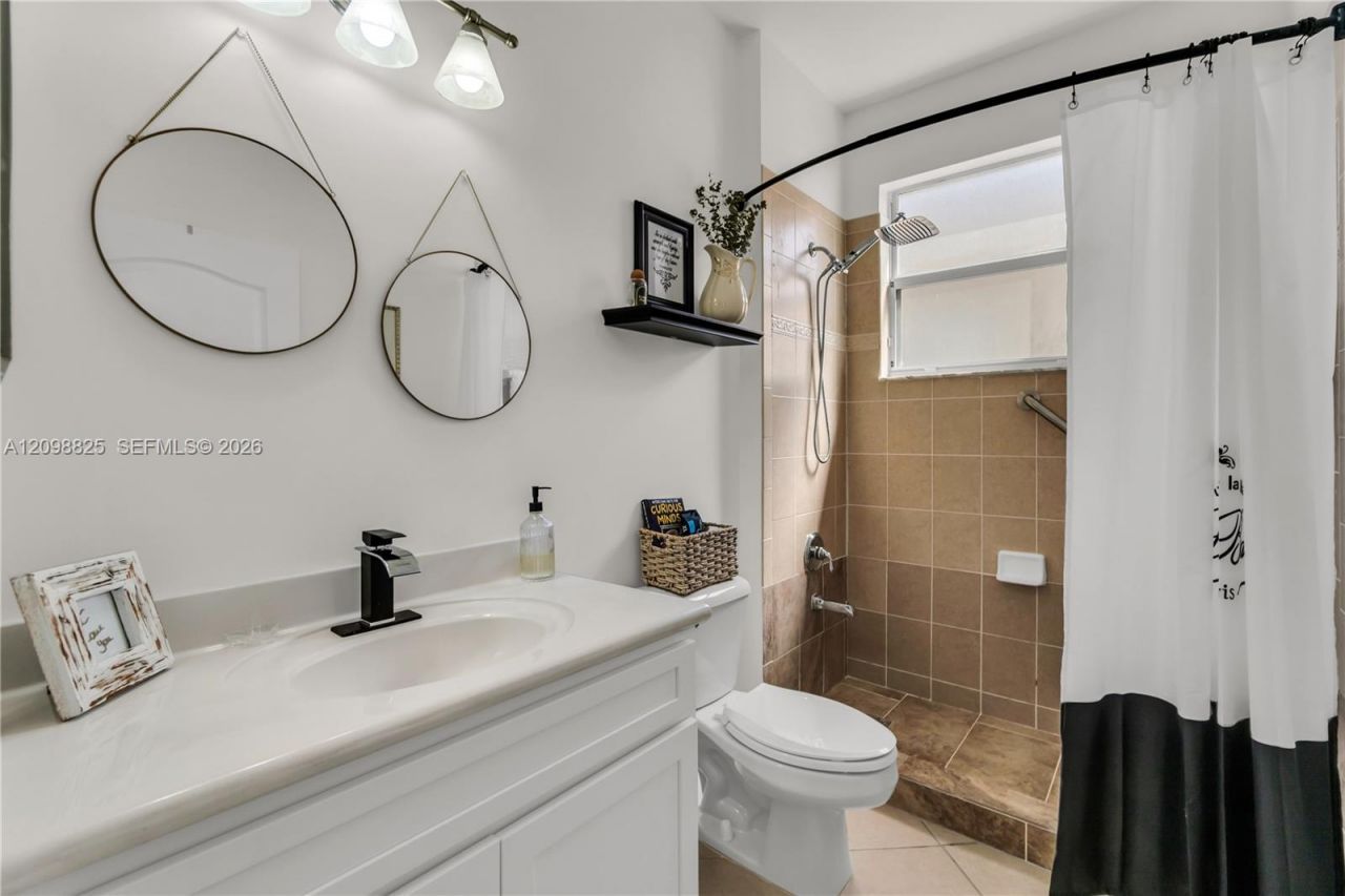 3742 NE 13th St , Homestead, FL 33033 Photo