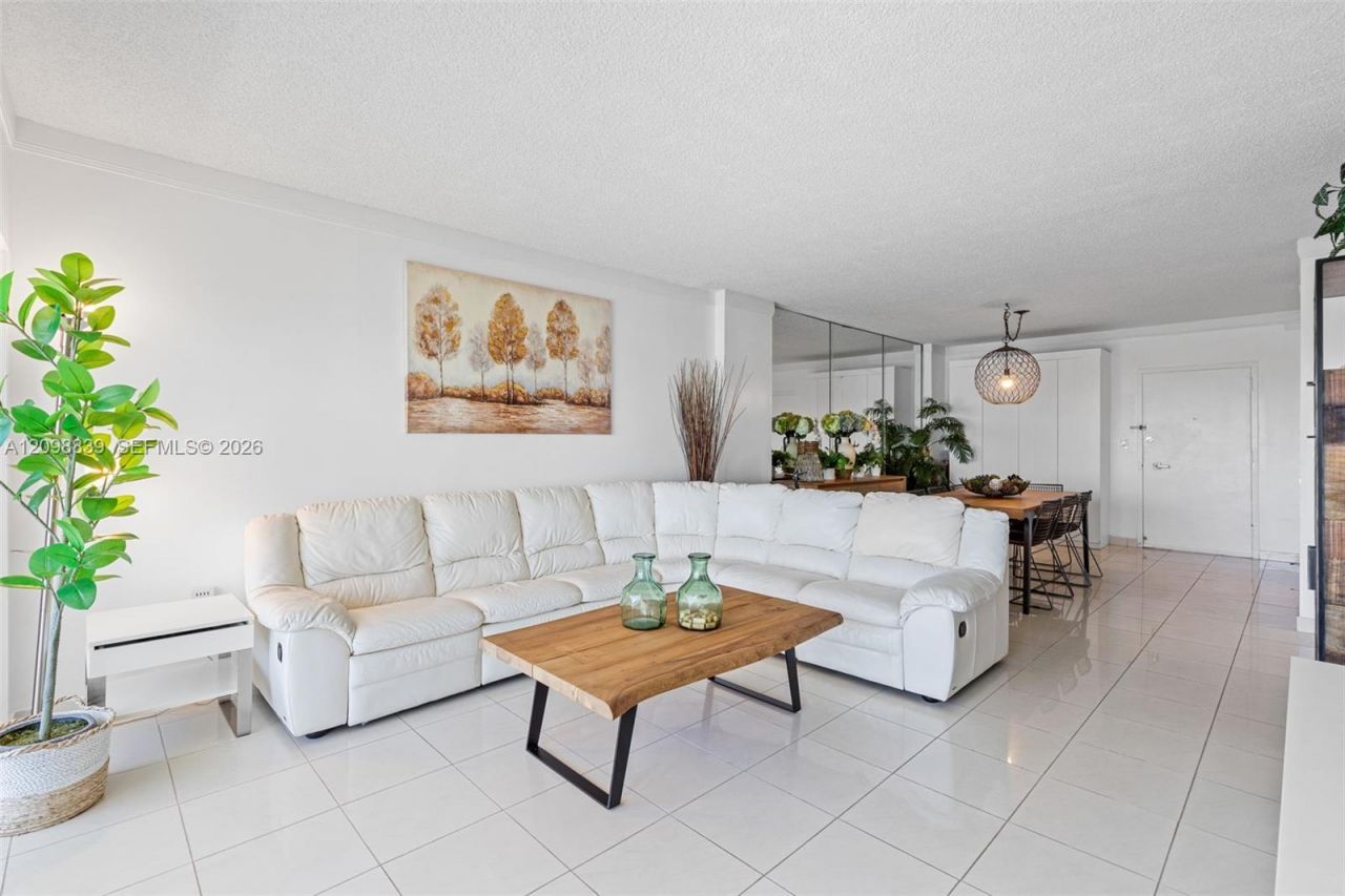 300 Bayview Dr , Unit 1710, Sunny Isles Beach, FL 33160 Photo