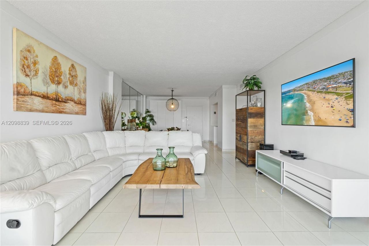 300 Bayview Dr , Unit 1710, Sunny Isles Beach, FL 33160 Photo