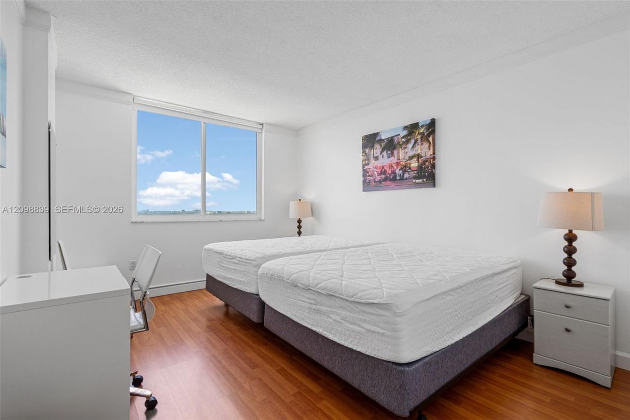 300 Bayview Dr , Unit 1710, Sunny Isles Beach, FL 33160 Photo