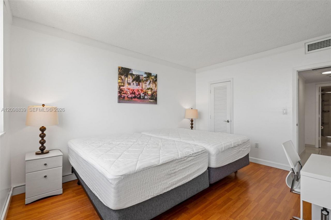 300 Bayview Dr , Unit 1710, Sunny Isles Beach, FL 33160 Photo