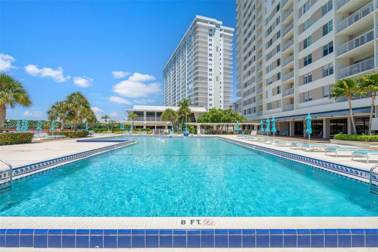 300 Bayview Dr , Unit 1710, Sunny Isles Beach, FL 33160 Photo