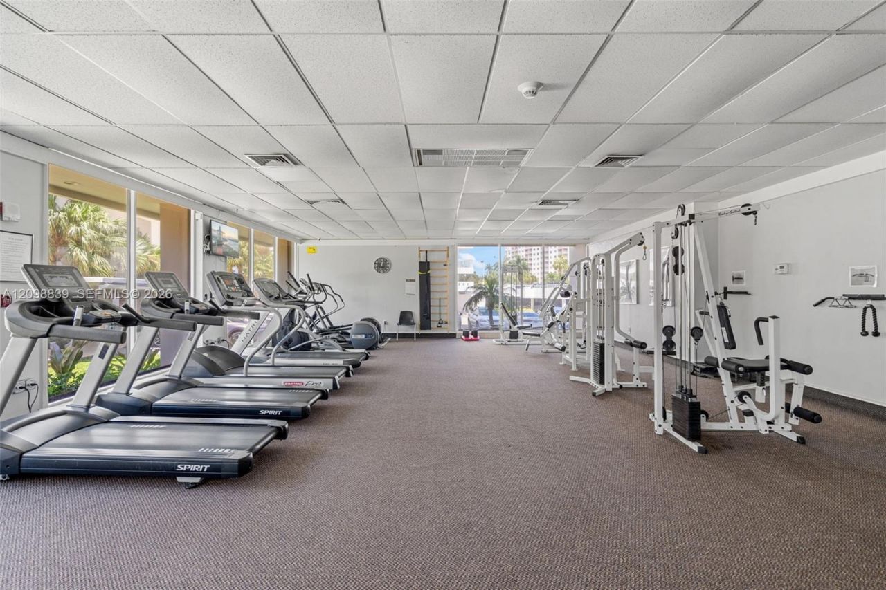 300 Bayview Dr , Unit 1710, Sunny Isles Beach, FL 33160 Photo