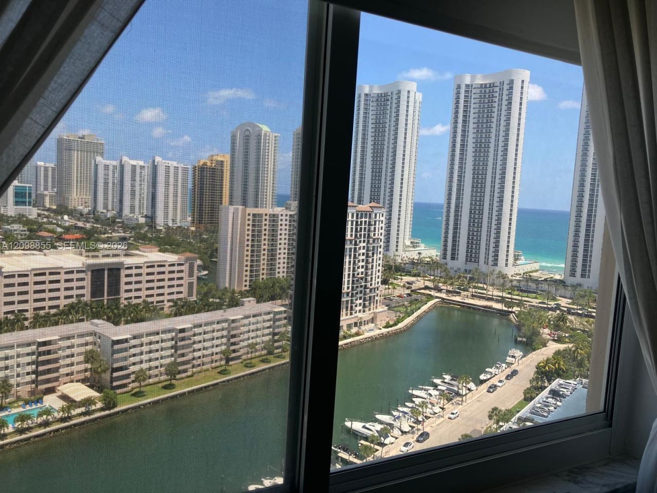 300 Bayview Dr, Unit PH11, Sunny Isles Beach, FL 33160 Photo