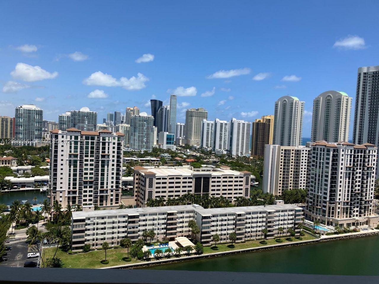 300 Bayview Dr, Unit PH11, Sunny Isles Beach, FL 33160 Photo