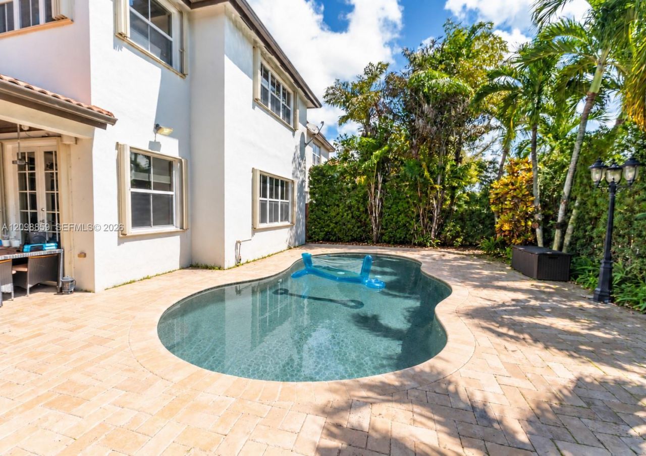 11530 NW 82nd Ter , Doral, FL 33178 Photo