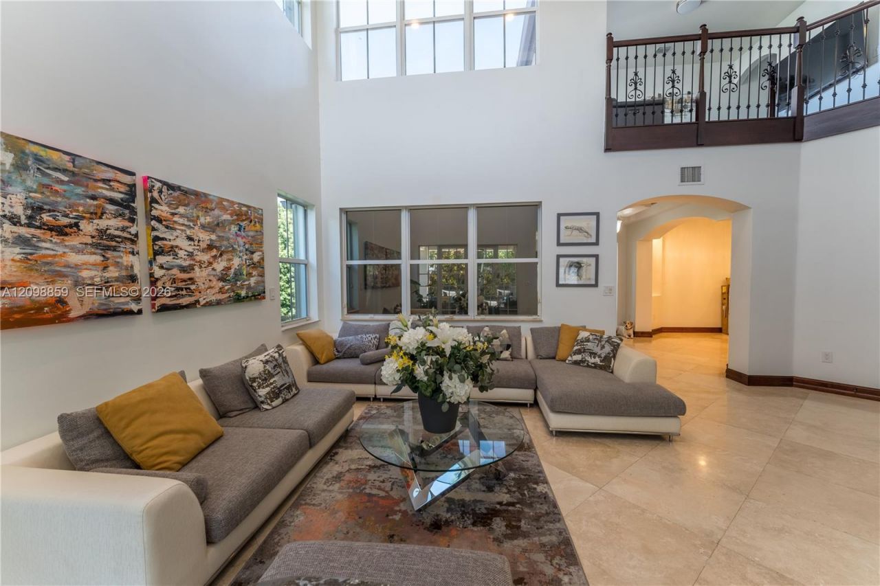 11530 NW 82nd Ter , Doral, FL 33178 Photo