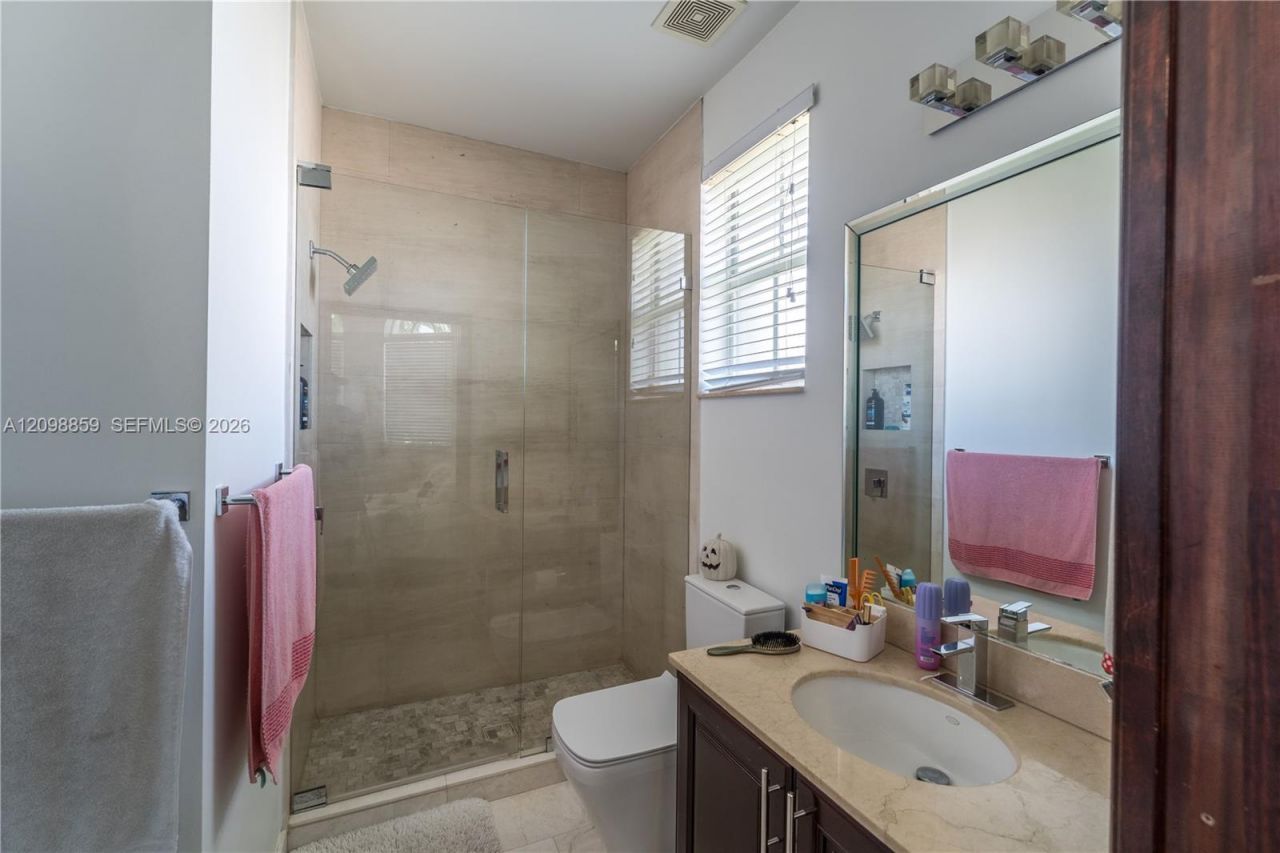 11530 NW 82nd Ter , Doral, FL 33178 Photo