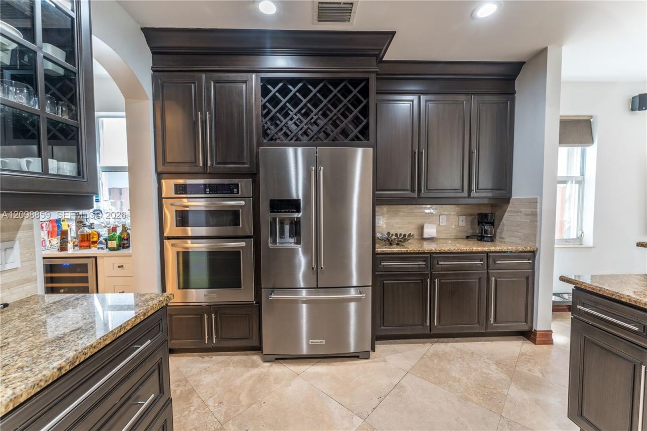11530 NW 82nd Ter , Doral, FL 33178 Photo