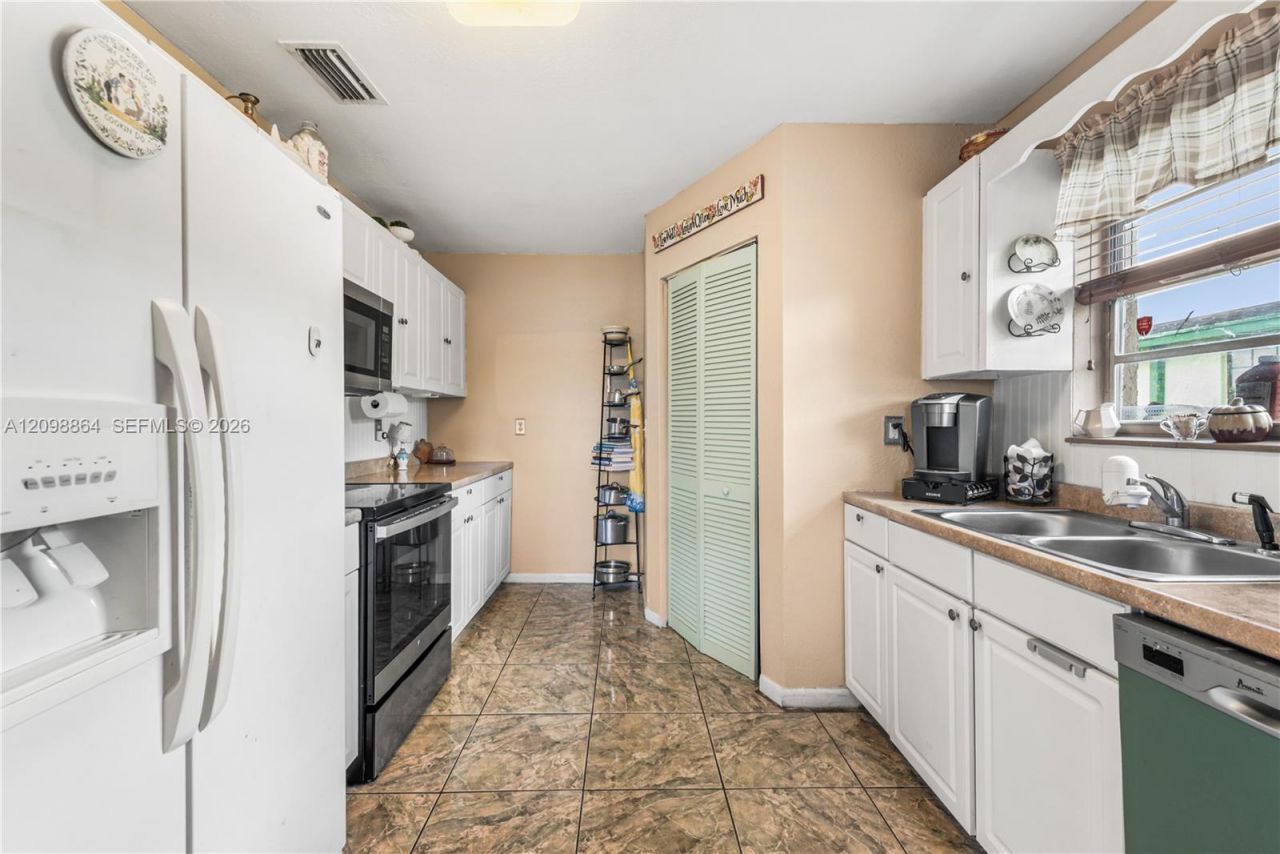 230 SW 12th Ave , South Bay, FL 33493 Photo