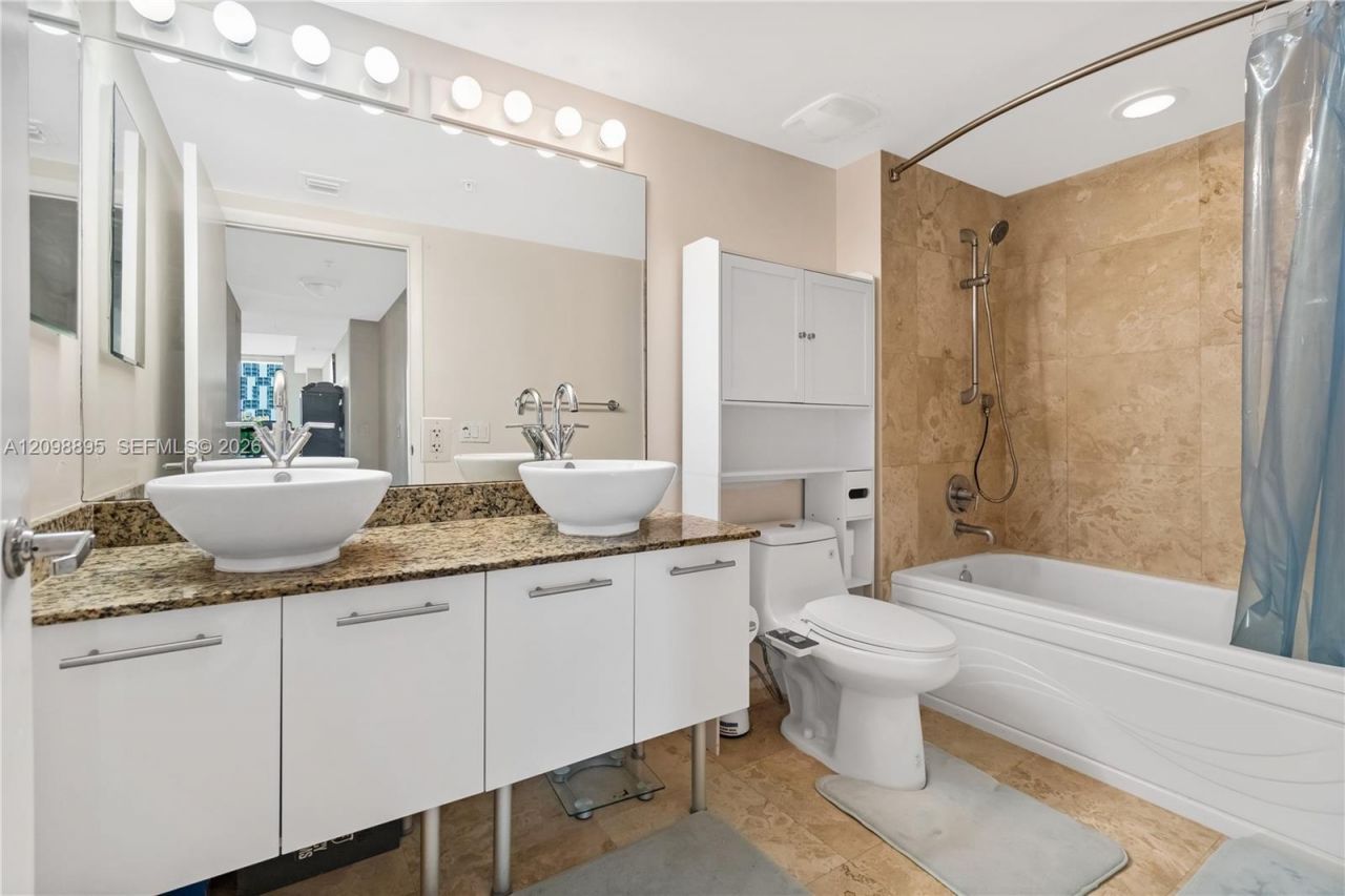 41 SE 5th St , Unit 811, Miami, FL 33131 Photo