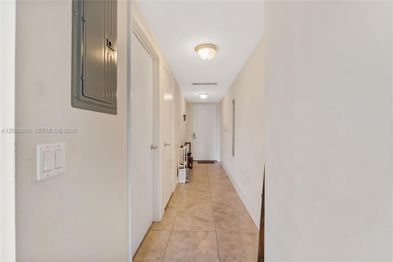 41 SE 5th St , Unit 811, Miami, FL 33131 Photo