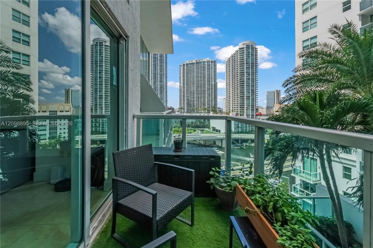 41 SE 5th St , Unit 811, Miami, FL 33131 Photo