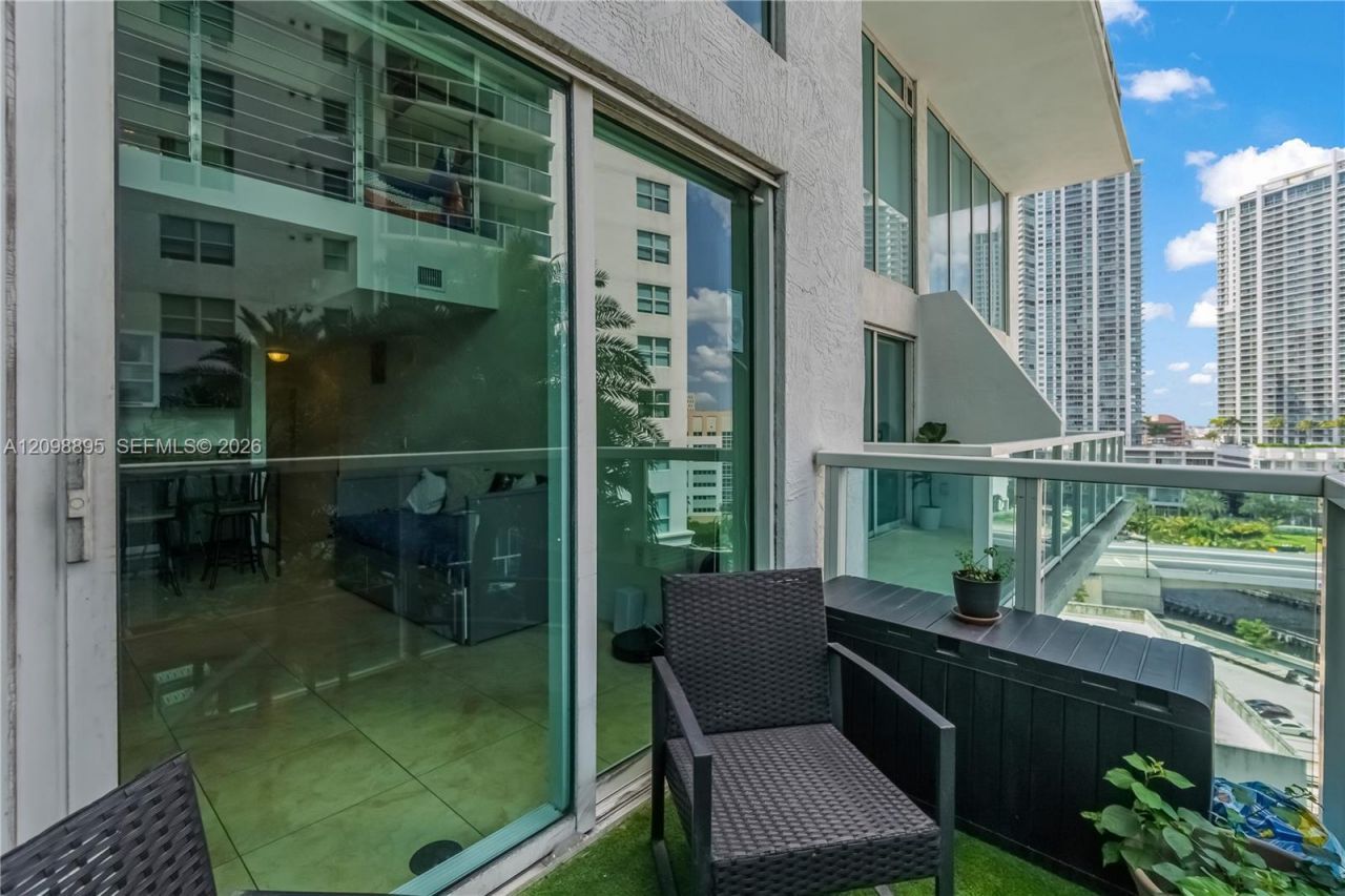 41 SE 5th St , Unit 811, Miami, FL 33131 Photo