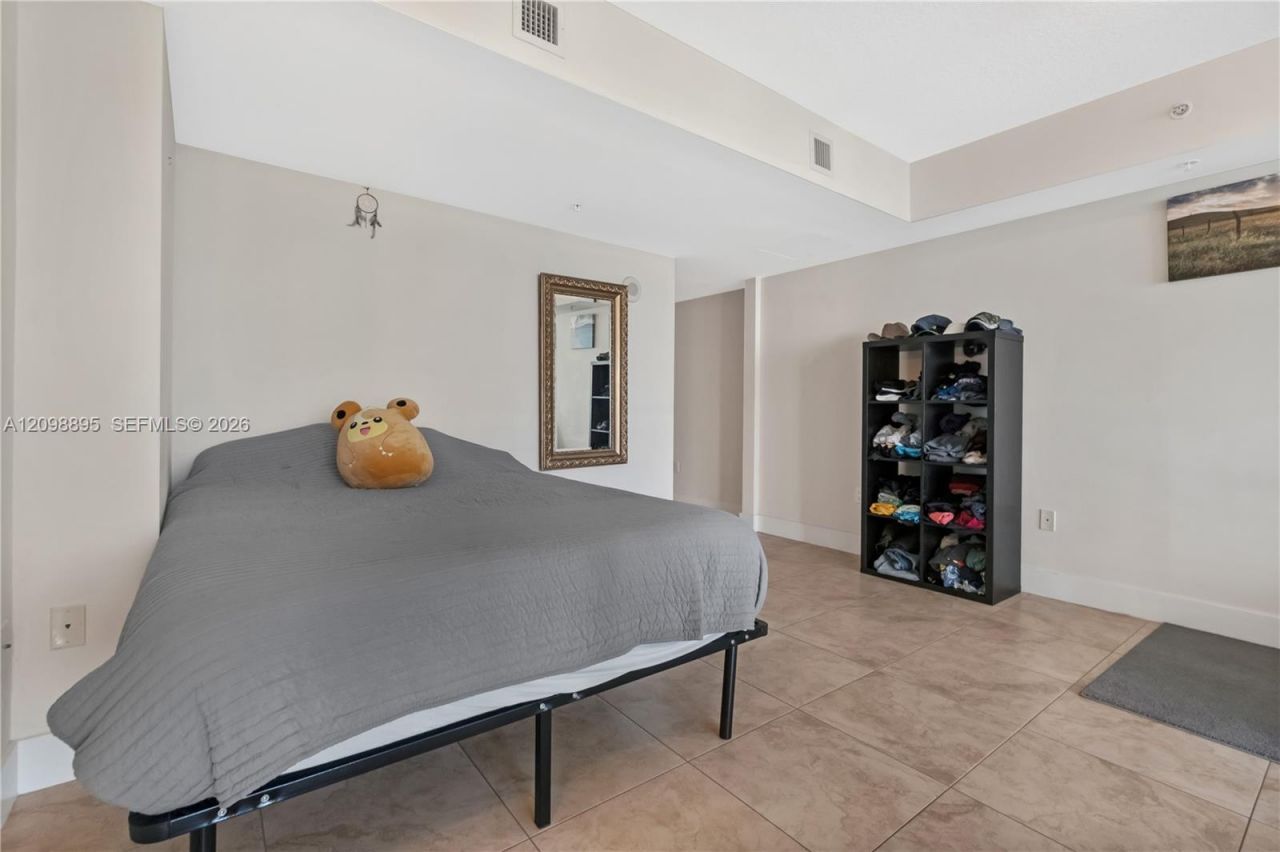 41 SE 5th St , Unit 811, Miami, FL 33131 Photo