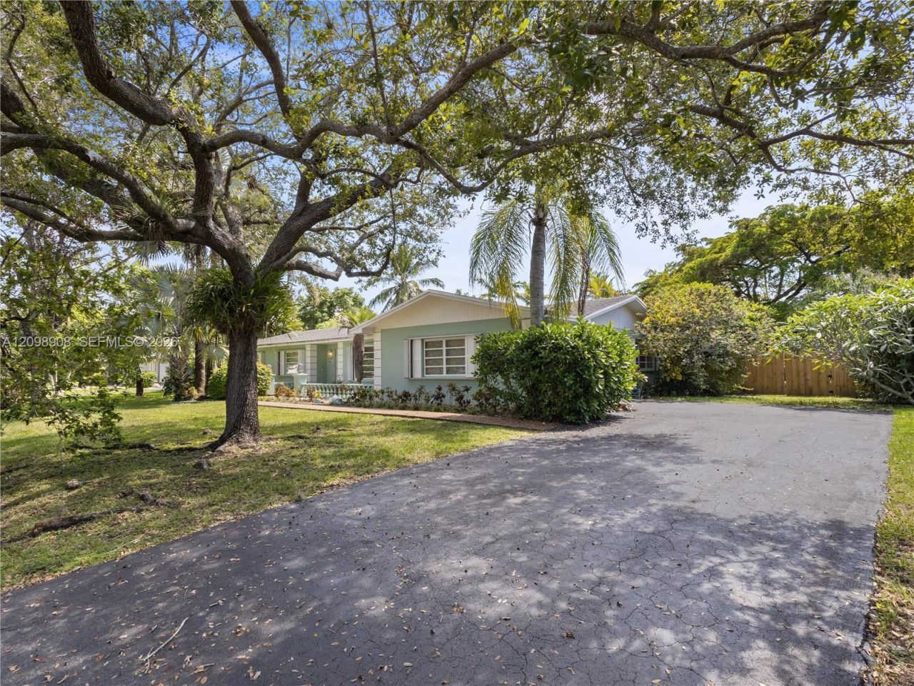 10100 SW 133rd St, Miami, FL 33176 Photo