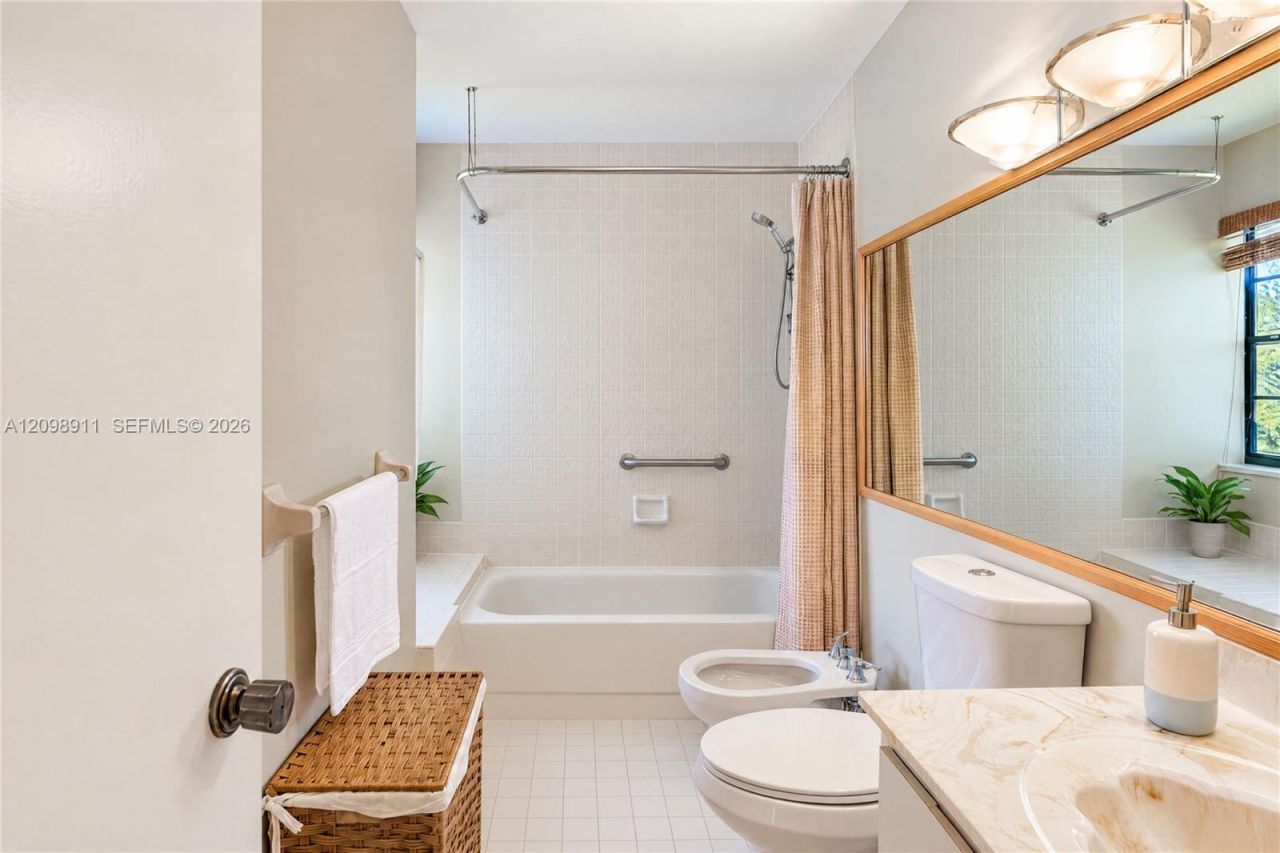 735 NW 105th Pl, Unit C3, Miami, FL 33172 Photo