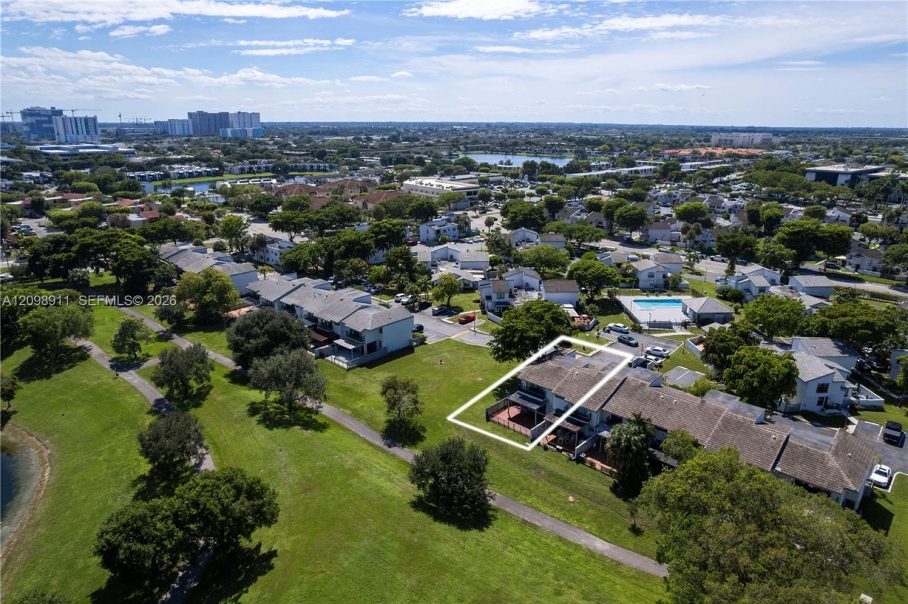 735 NW 105th Pl, Unit C3, Miami, FL 33172 Photo