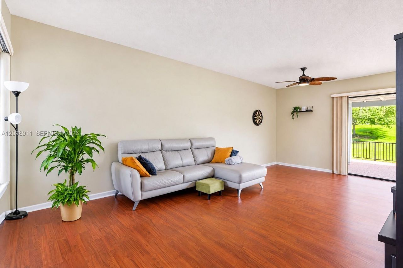 735 NW 105th Pl, Unit C3, Miami, FL 33172 Photo