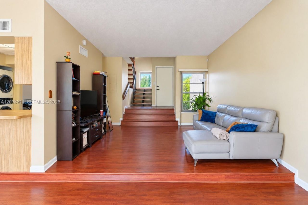 735 NW 105th Pl, Unit C3, Miami, FL 33172 Photo