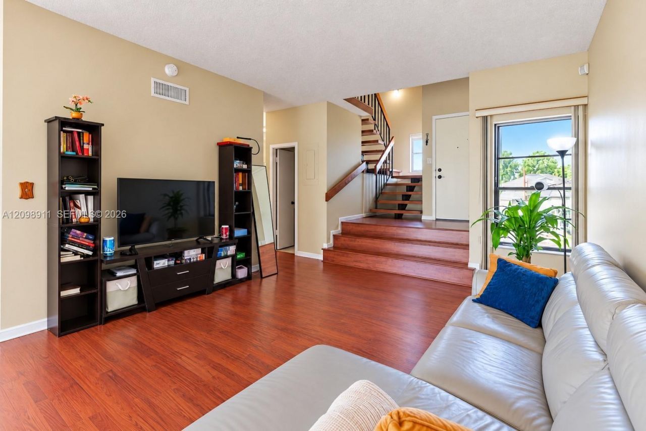 735 NW 105th Pl, Unit C3, Miami, FL 33172 Photo