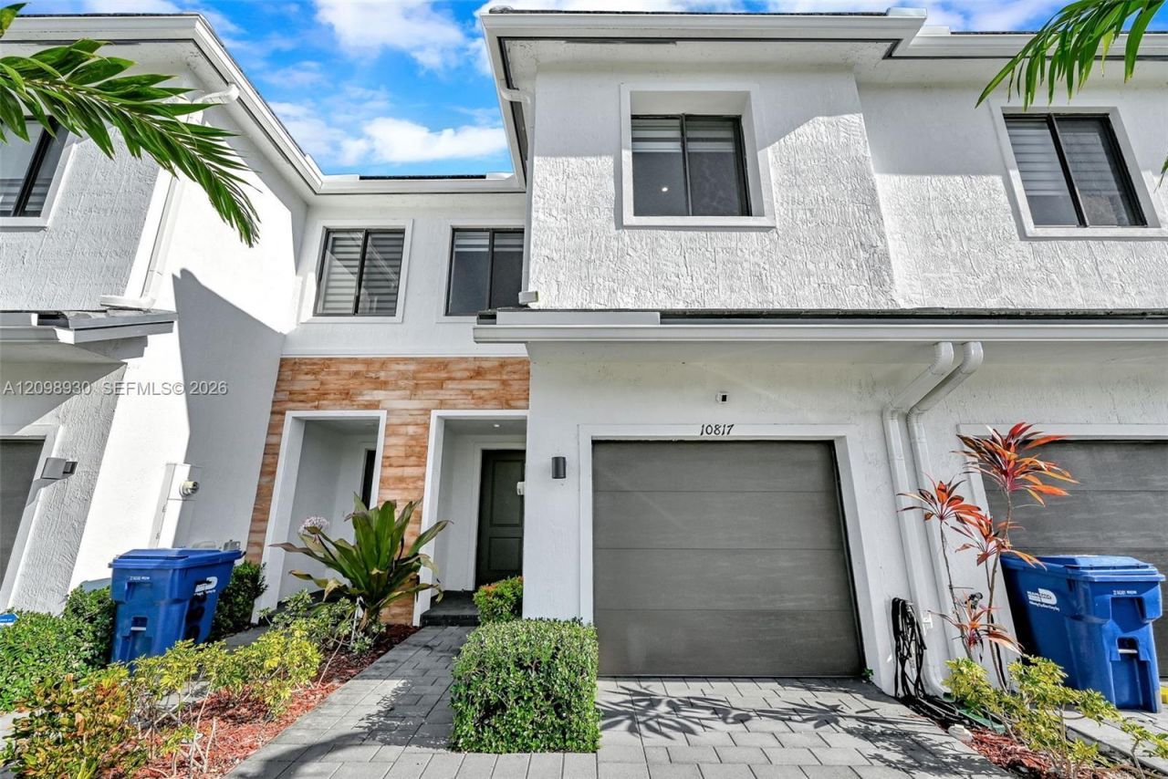 10817 SW 233rd St , Homestead, FL 33032 Photo