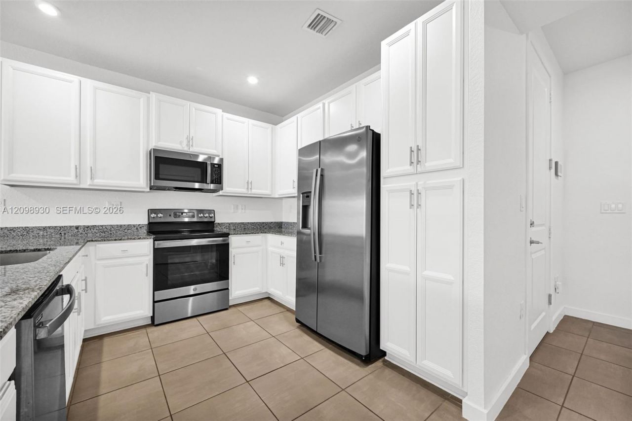 10817 SW 233rd St , Homestead, FL 33032 Photo