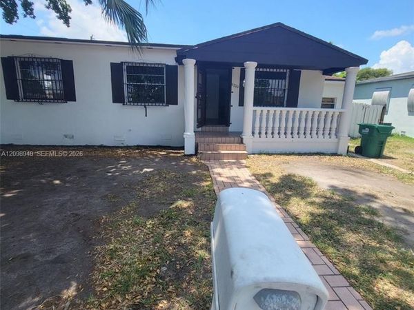 6700 SW 30th St , Miami, FL 33155