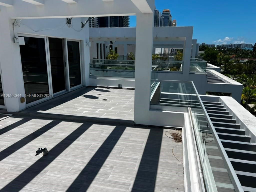 18975 Atlantic Blvd , Sunny Isles Beach, FL 33160 Photo