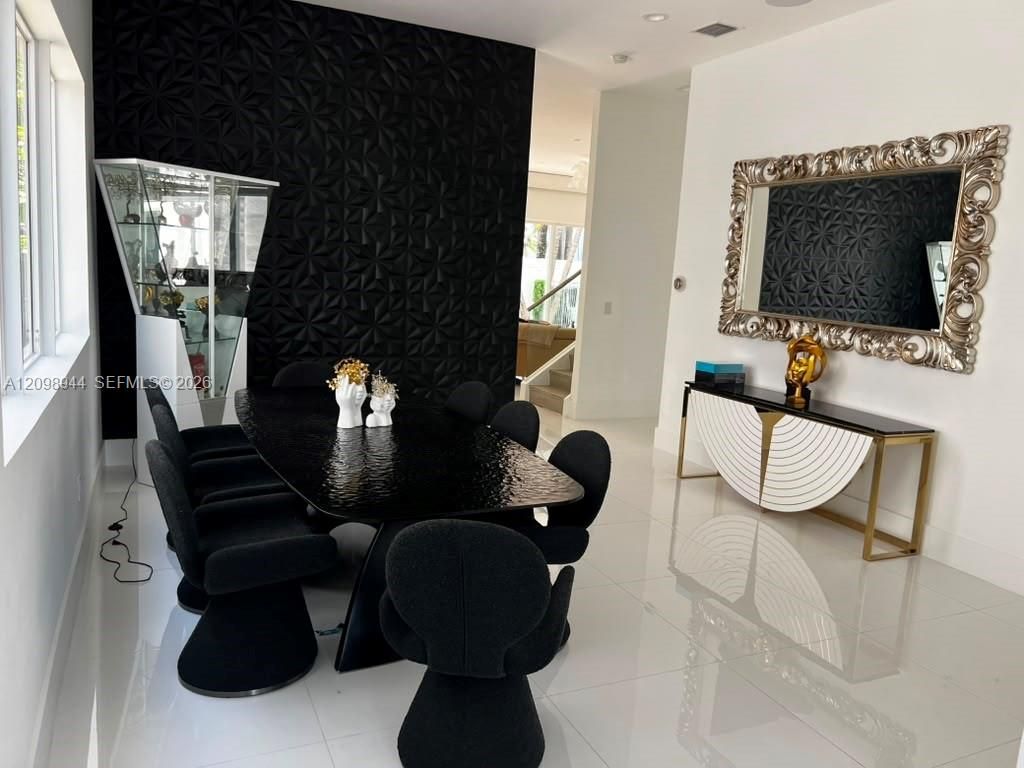 18975 Atlantic Blvd , Sunny Isles Beach, FL 33160 Photo